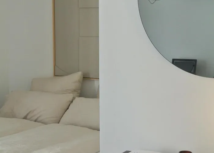 Mi Design - Walking Distance To Christmas Market